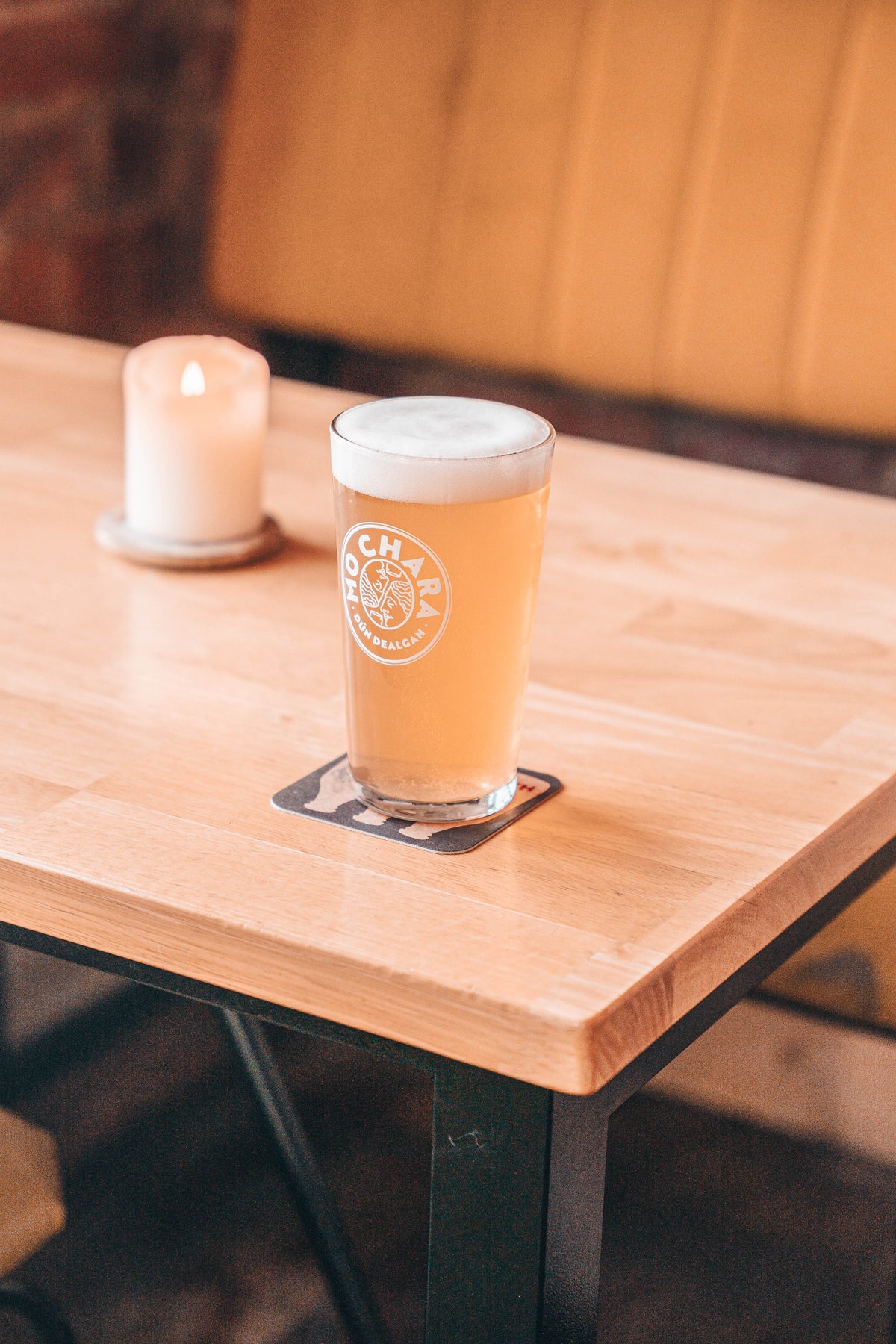 cúpla pint glasses x2